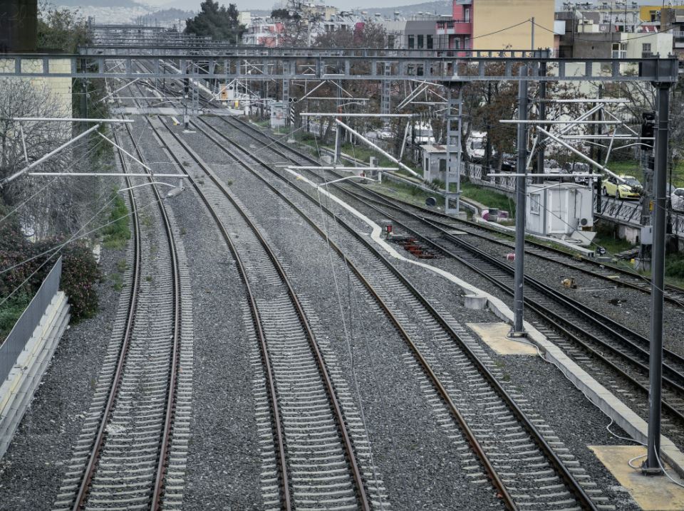 Εκτροχιασμός εμπορικού τρένου στο Πολύκαστρο: Κλειστή για δύο μήνες η σιδηροδρομική γραμμή