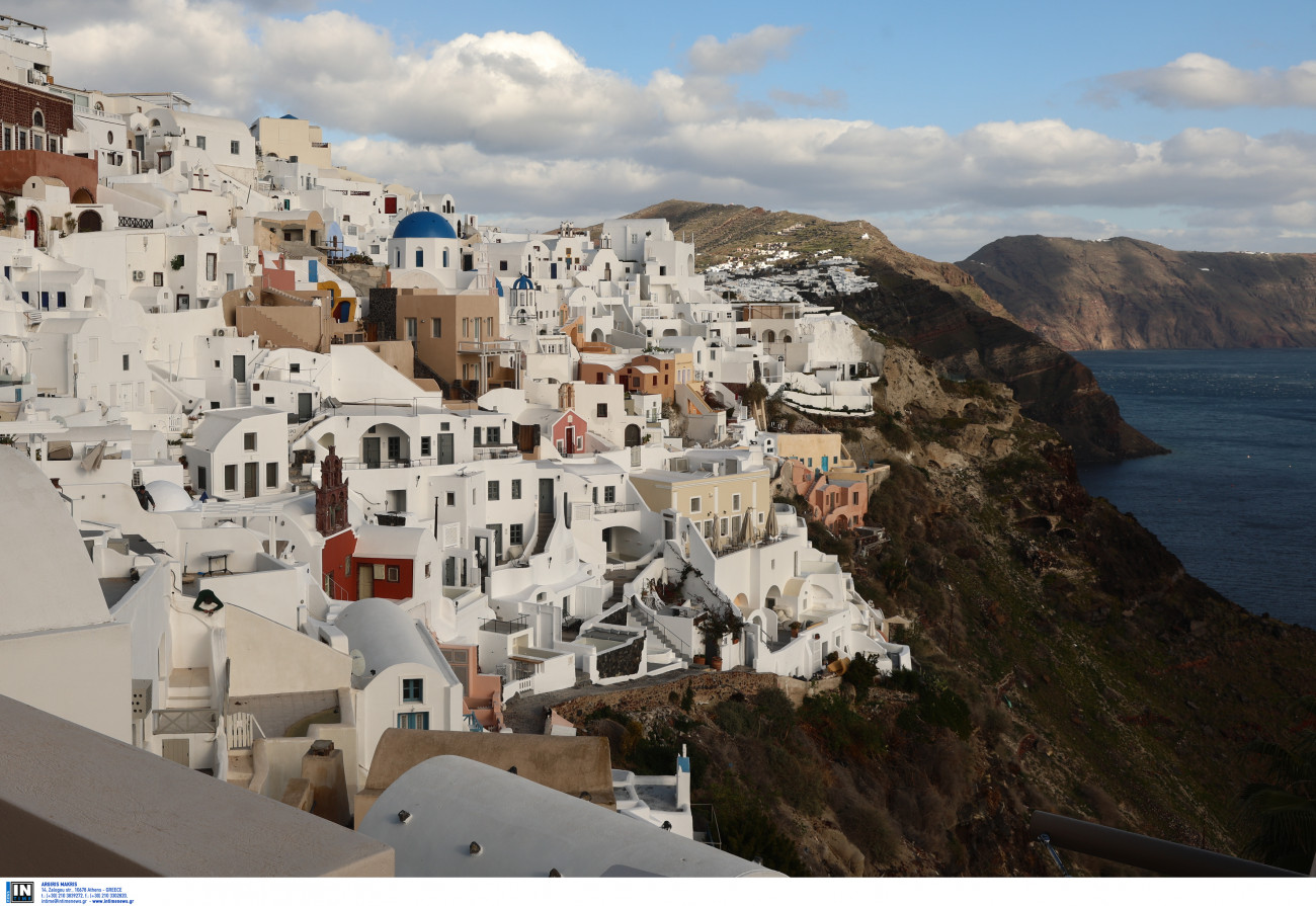 Σεισμοί στη Σαντορίνη: Η Νομικού περιγράφει ένα σπάνιο γεωλογικό φαινόμενο