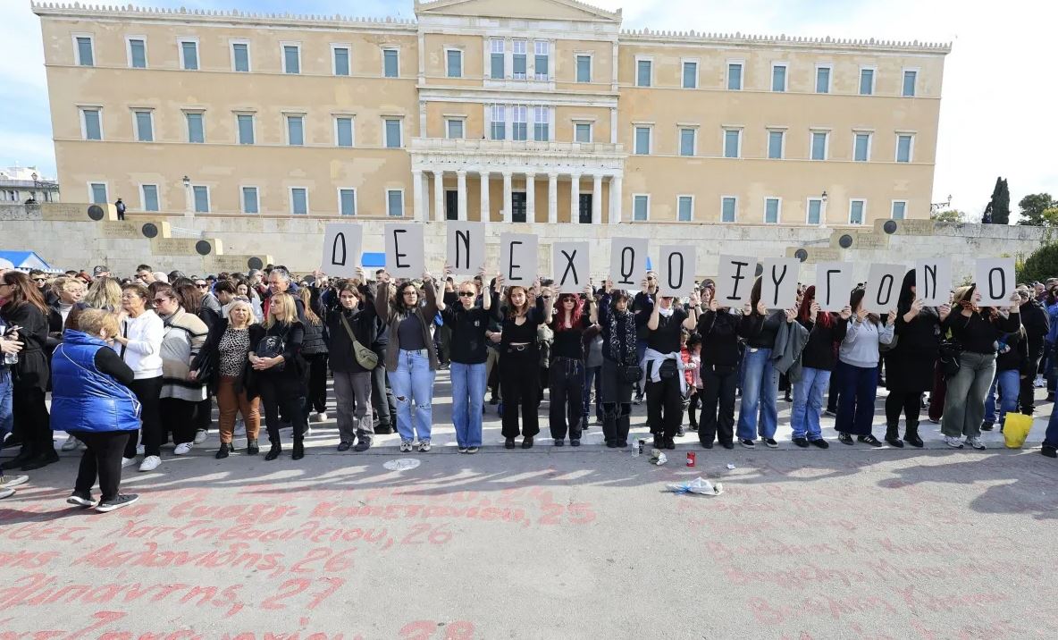 Αδυναμία της αντιπολίτευσης να επωφεληθεί από την κυβερνητική κρίση στα Τέμπη