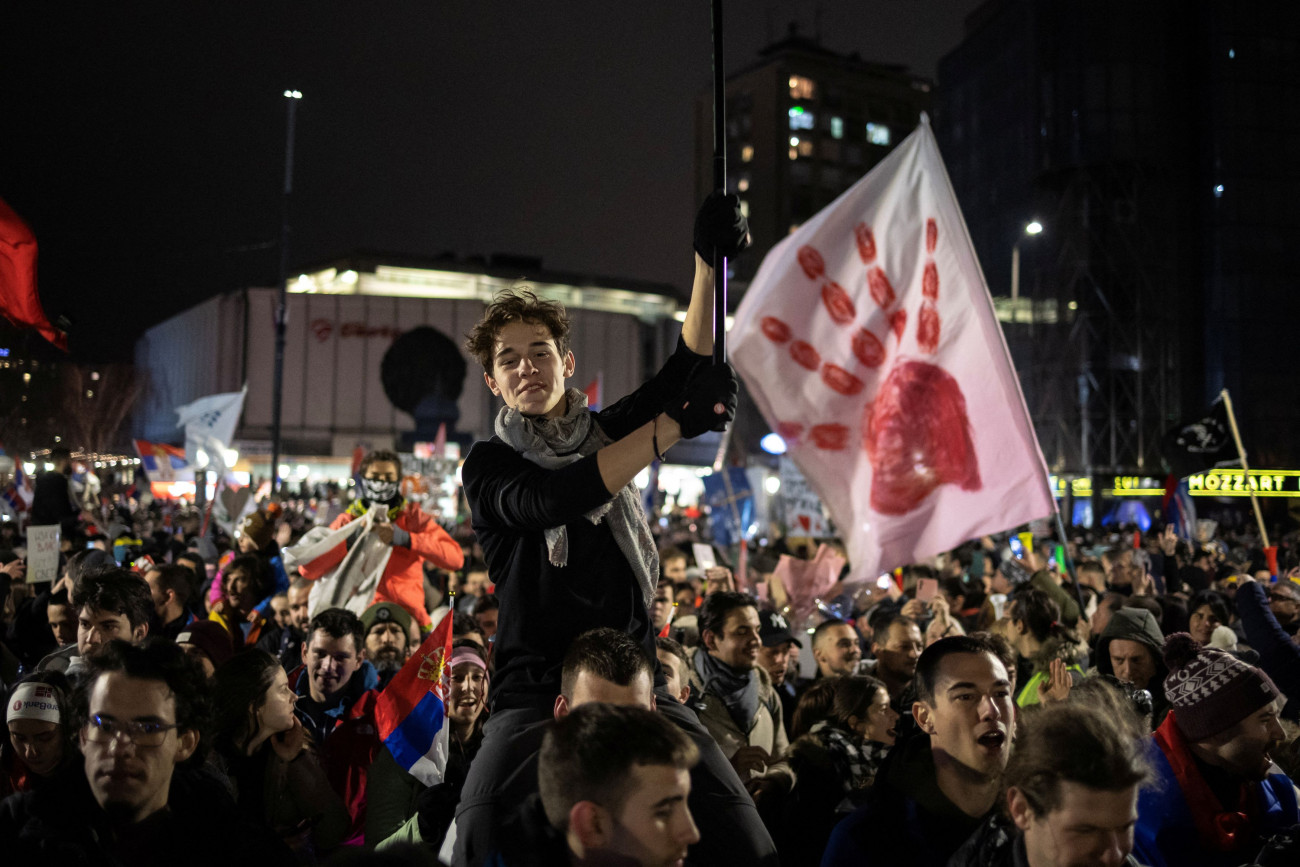 Οι μαθητές στη Σερβία μετατρέπουν την τραγωδία σε εθνικό κίνημα για αλλαγή – Γιατί η Ευρώπη παραμένει απαθής;