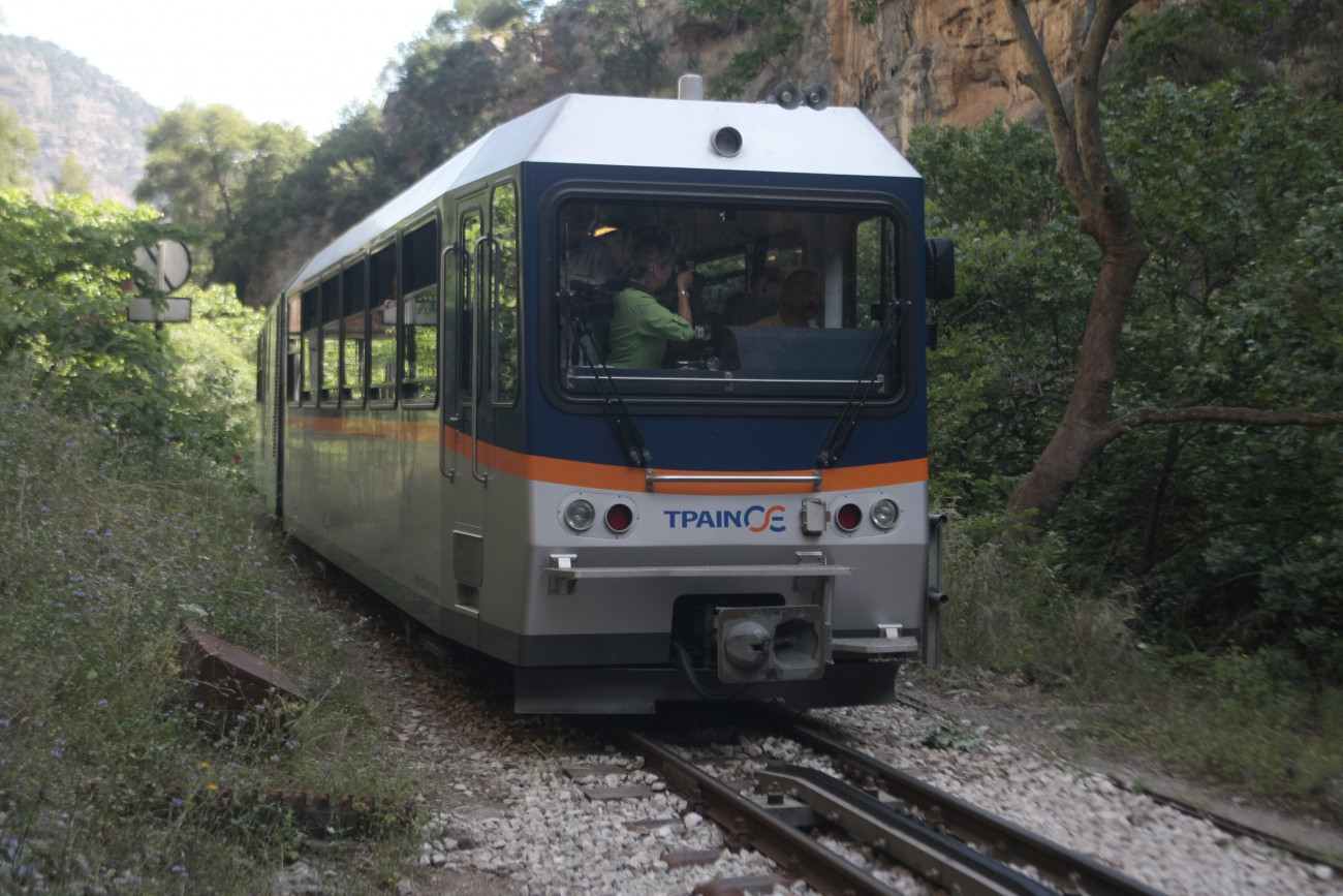 Καλάβρυτα: Αναστάτωση με ακινητοποιημένο οδοντωτό που μετέφερε μαθητές