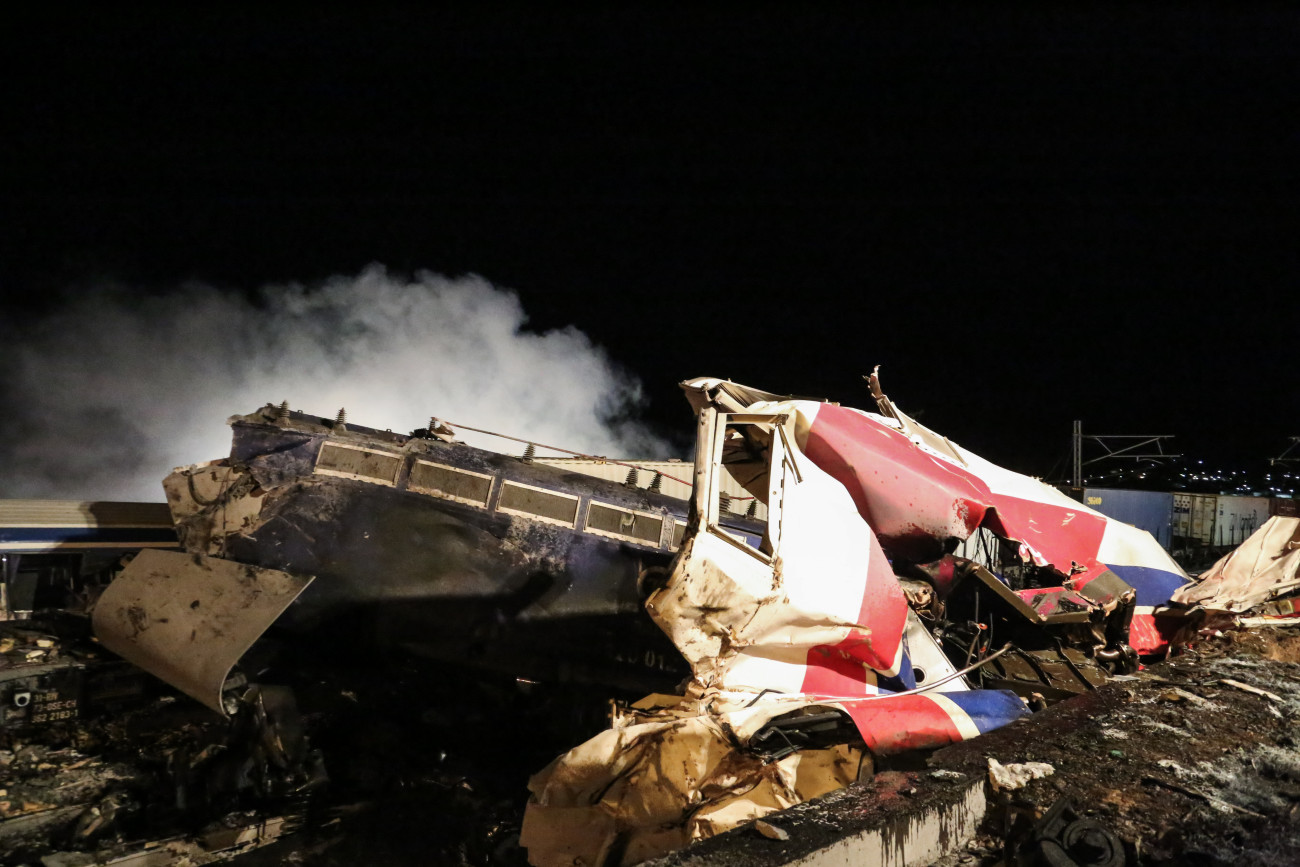 Τελικό πόρισμα για το σιδηροδρομικό δυστύχημα στα Τέμπη: Αμφίβολα τα αίτια της φωτιάς