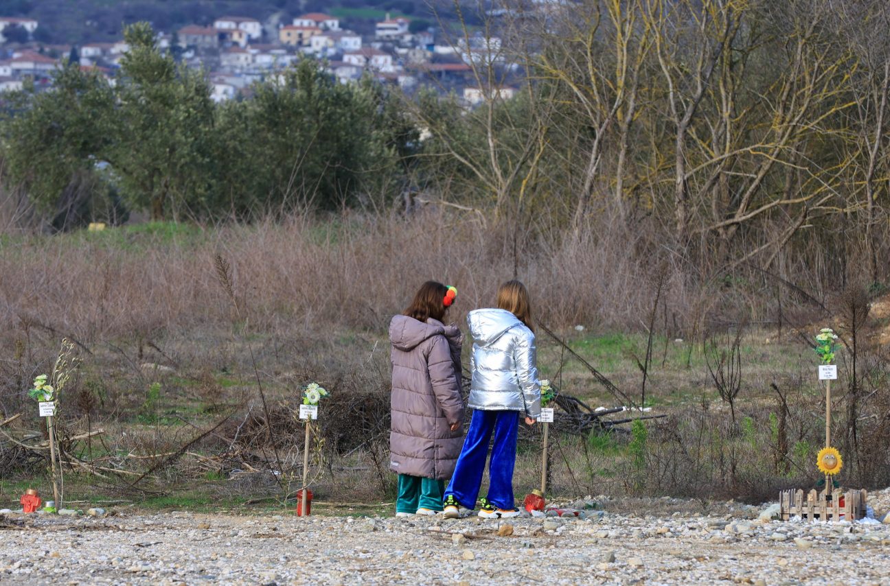 Συγκεντρώσεις φοιτητών και άλλων ομάδων στα Τέμπη και τη Θεσσαλονίκη ενόψει της μαύρης επετείου