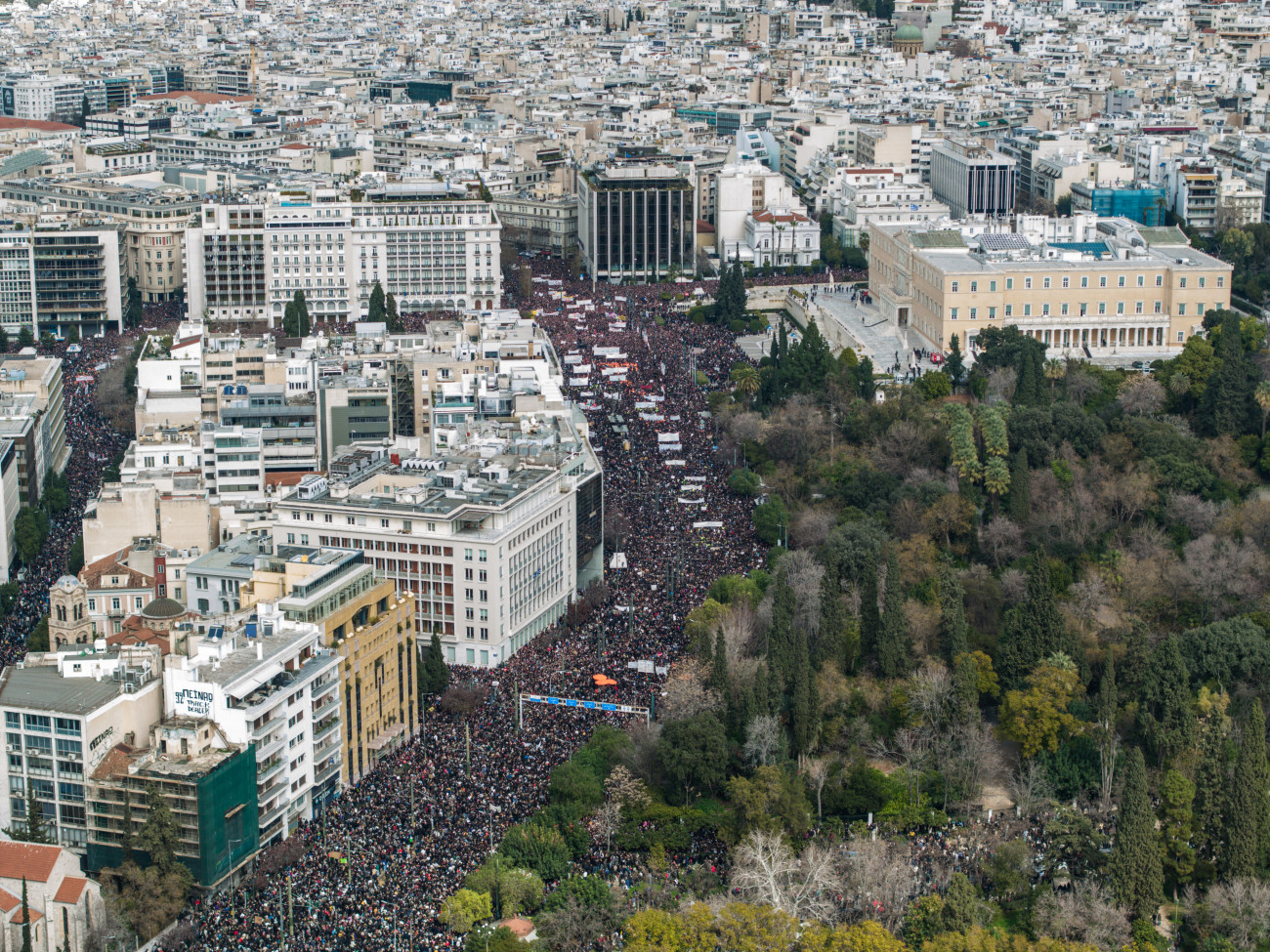 ΚΚΕ: Υποδεχόμαστε το πάνω από 1 εκατομμύριο κόσμου που κατέκλυσε τις πλατείες