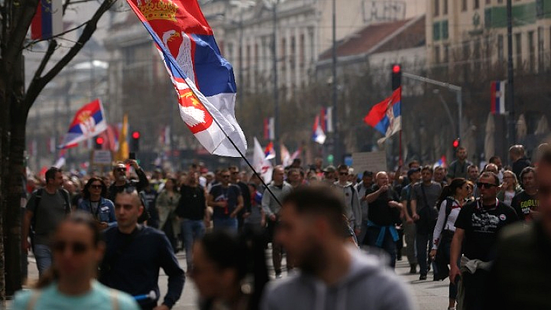 Βελιγράδι: Μαζική διαδήλωση υπέρ της αλήθειας και κατά της διαφθοράς