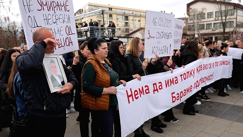 Συγκλονιστικές συγκεντρώσεις στη Βόρεια Μακεδονία για το τραγικό συμβάν στην Κότσανι