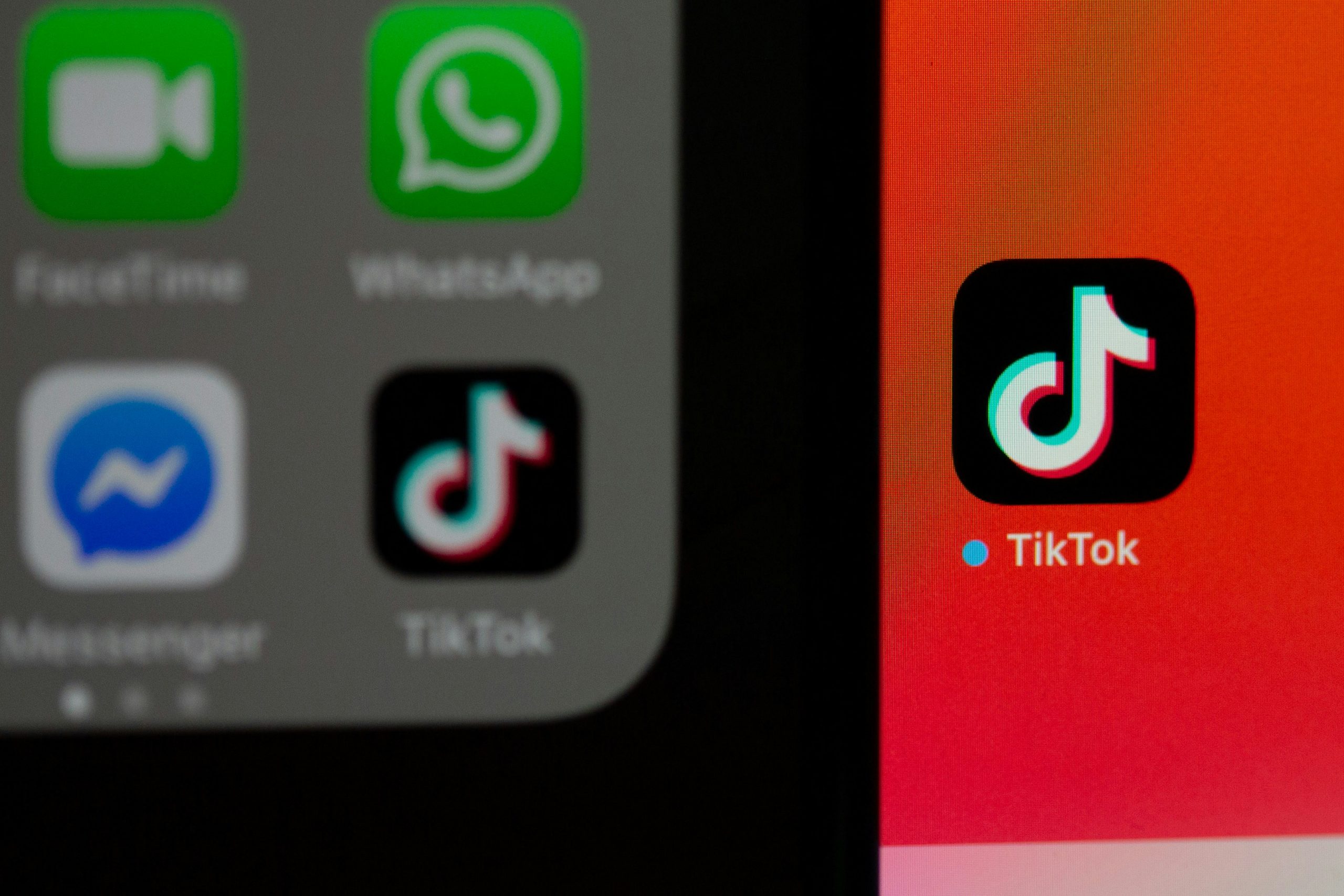 Ο κίνδυνος του TikTok: Πώς οι έφηβες στην Κένυα εκμεταλλεύονται στα livestreams