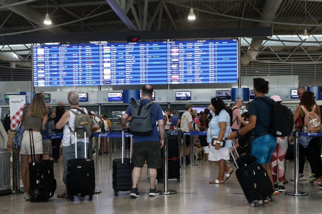 Αύξηση πτήσεων στον διεθνή αερολιμένα Αθηνών τον Φεβρουάριο