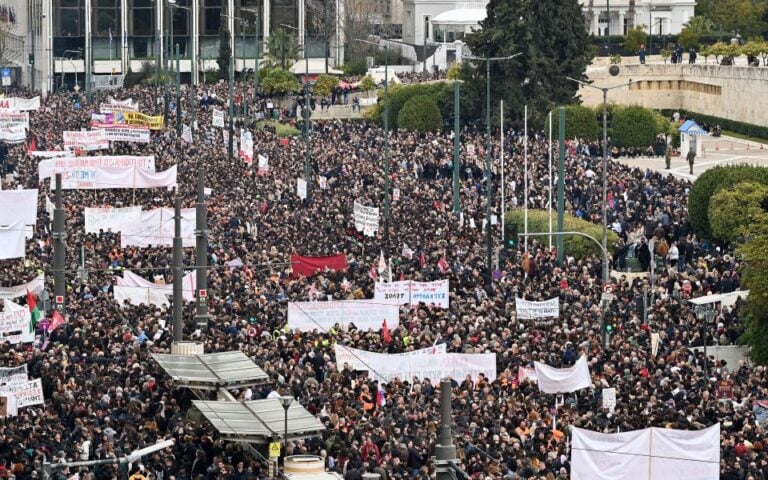 Δημοσκοπηση: Ραγδαία πτώση της ΝΔ και προτίμηση για πρόωρες εκλογές