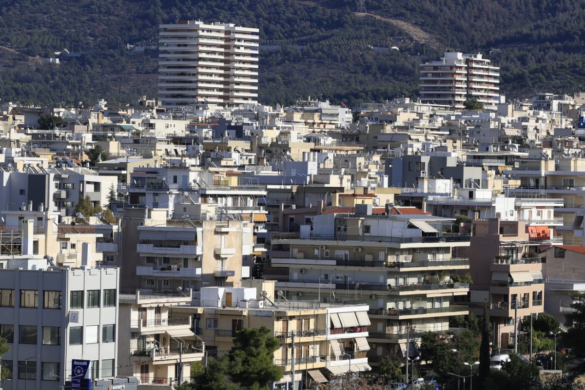 Ένα στα είκοσι ελληνικά νοικοκυριά ζητούν ένταξη στα προγράμματα Εξοικονομώ και Αλλάζω θερμοσίφωνα