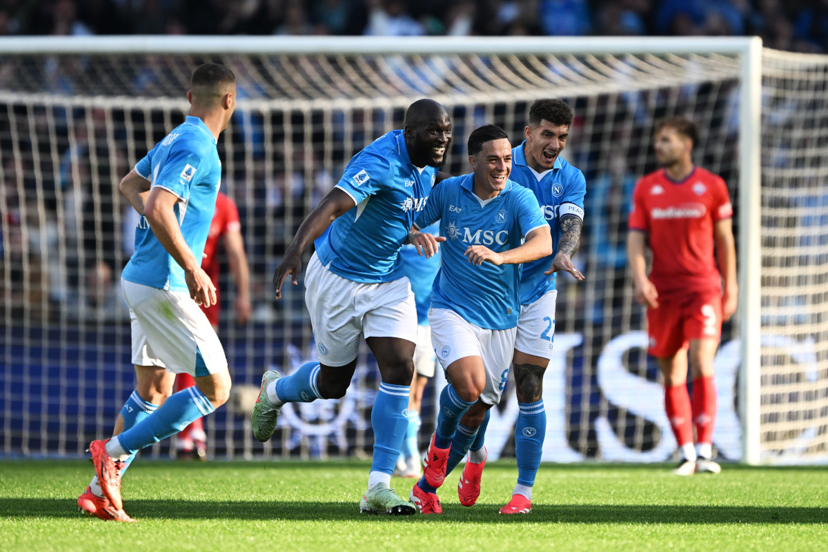 Νάπολι – Φιορεντίνα 2-1: Αποτυχία για τους βιόλα πριν την αναμέτρηση με τον Παναθηναϊκό