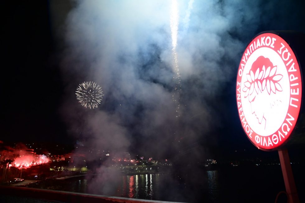 Ολυμπιακός: Όλη η Ελλάδα γιορτάζει τα 100 χρόνια του συλλόγου (φωτογραφίες, βίντεο)