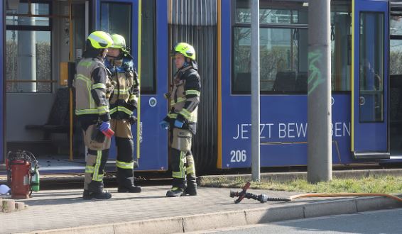 Γερμανία: Σοβαρό περιστατικό σε τραμ με γυναίκα που υπέστη σοβαρά εγκαύματα από τον σύζυγό της