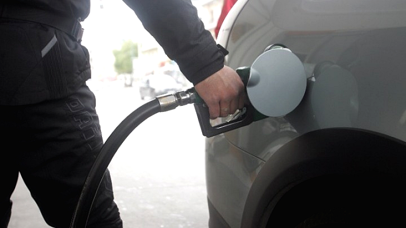 Μείωση των τιμών καυσίμων και ηλεκτρικής ενέργειας: Τα θετικά αποτελέσματα της αγοράς
