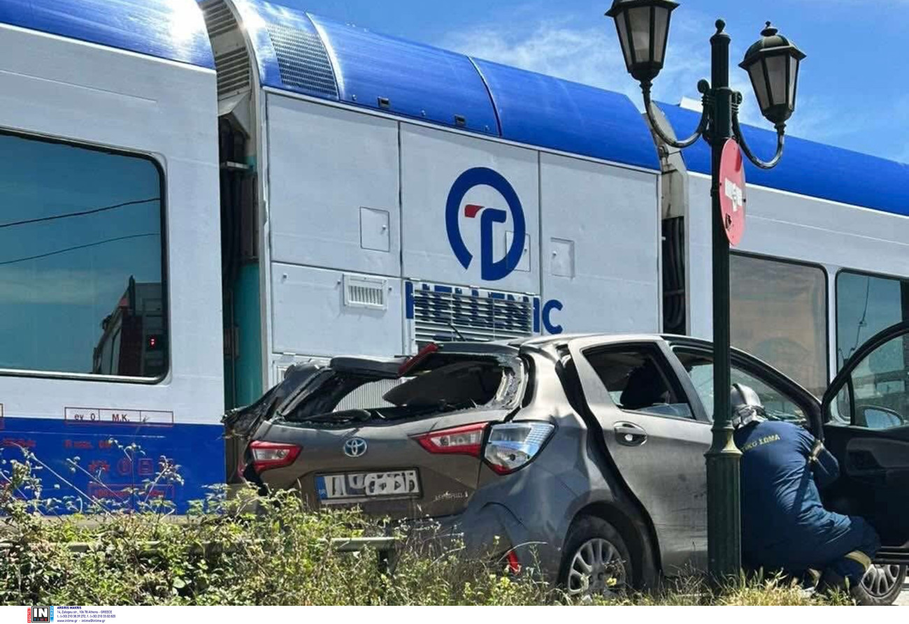Πάτρα: Σφοδρή σύγκρουση τρένου με ΙΧ σε φυλασσόμενη διάβαση