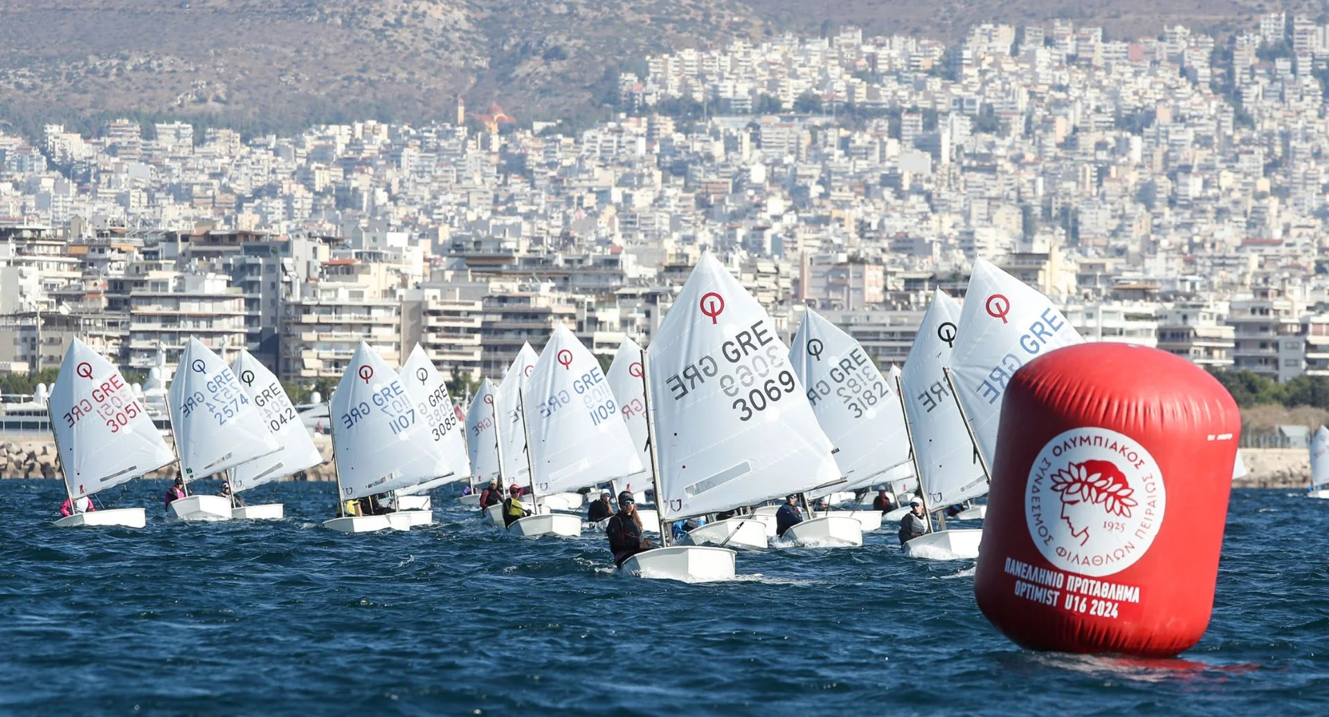 Καπετάνιοι στο λιμάνι του Θρύλου